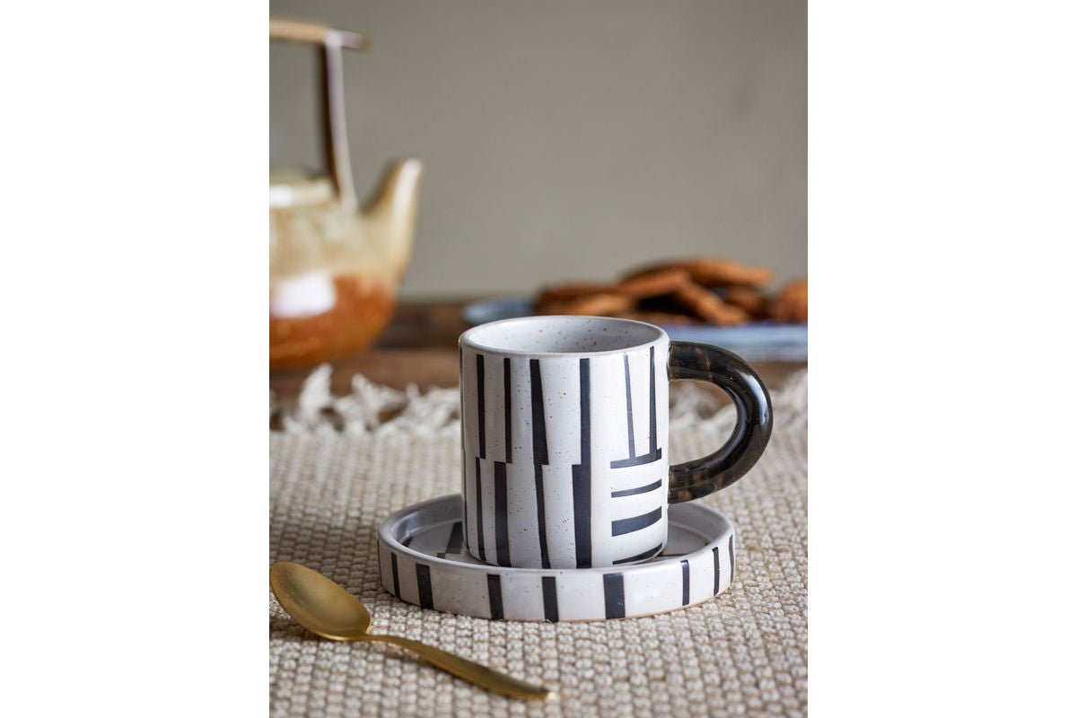 Evoa Cup Set – Black/White Stoneware with Saucer