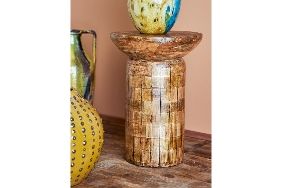 Side Table Nola – Nature-Inspired from Mango Wood