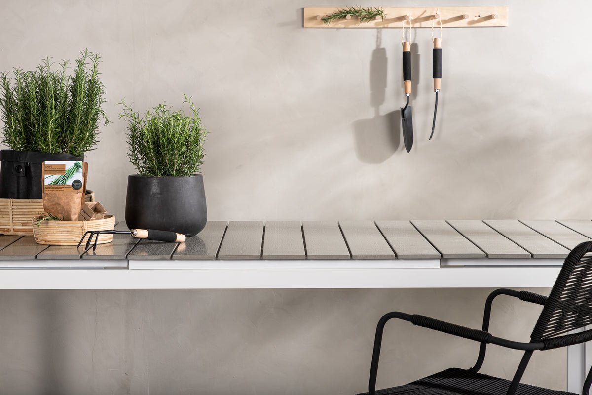 Garden table Kairen - perfect for sociable gatherings outdoors