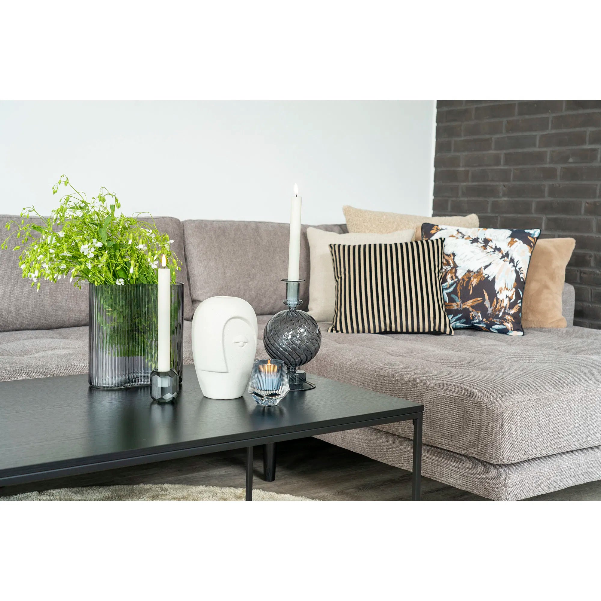 Vase « Elyra » – design en céramique couleur sable