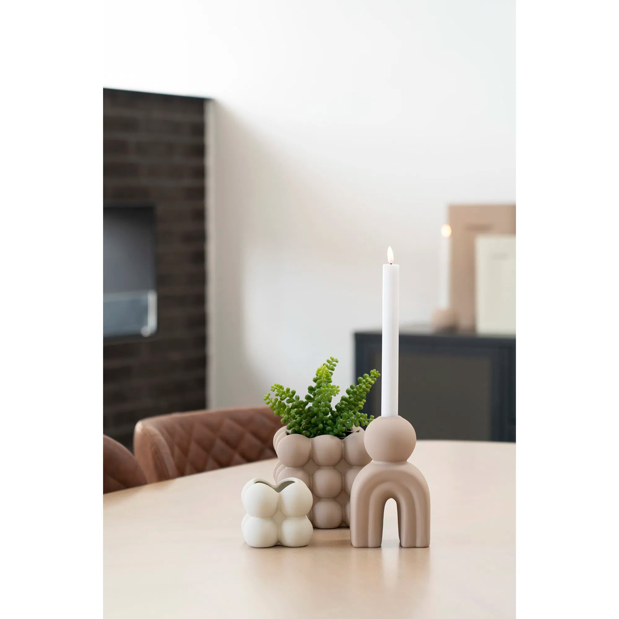 Blummepott „Caviano“ – Verspillt Kugeldesign aus Steingutt