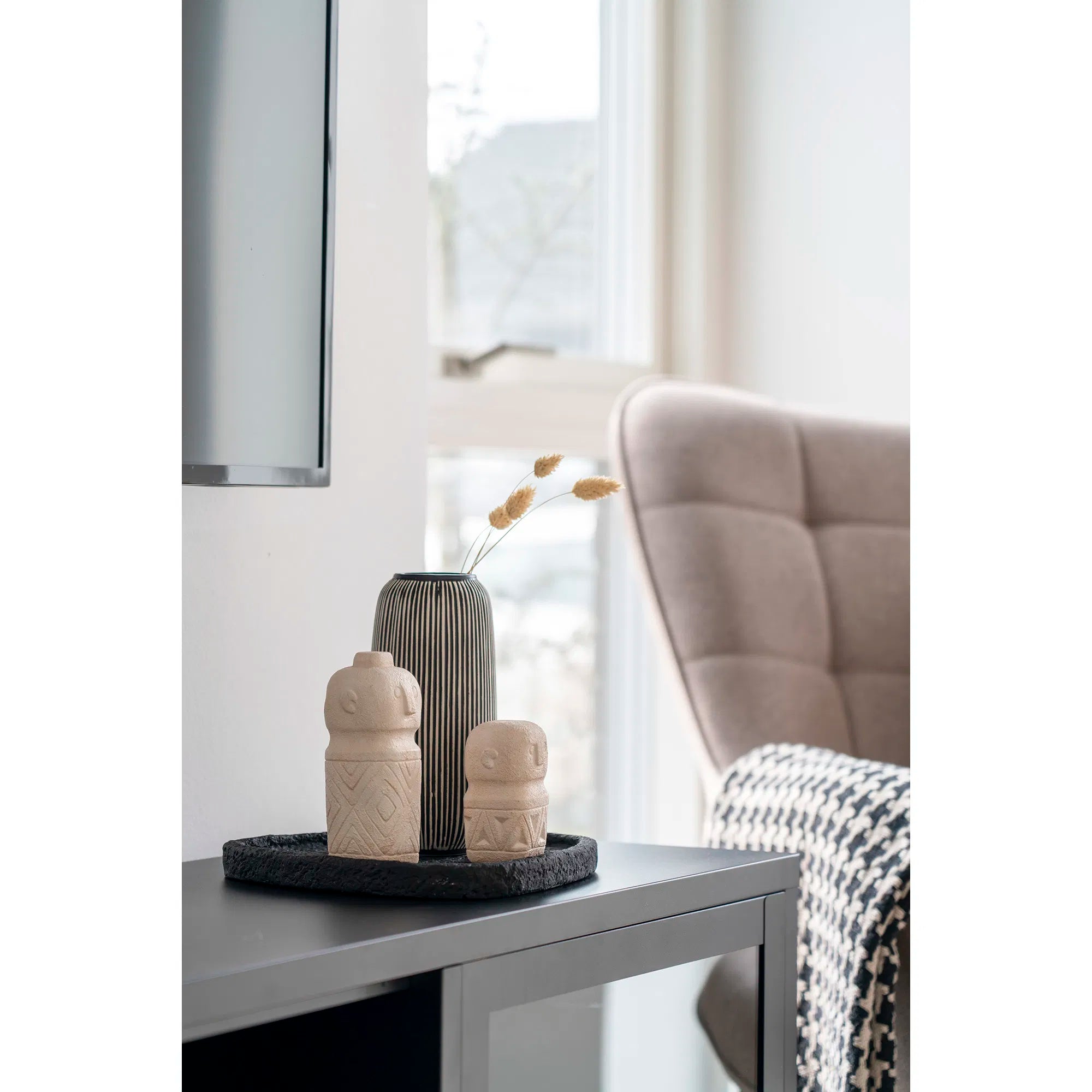 Plateau « Nerova » – Design en ciment noir
