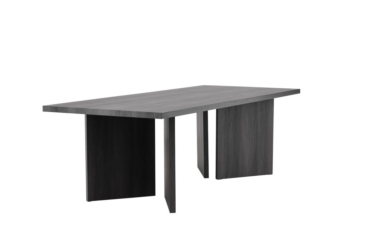 Dining table Tasman - offers plenty of space for shared meals
