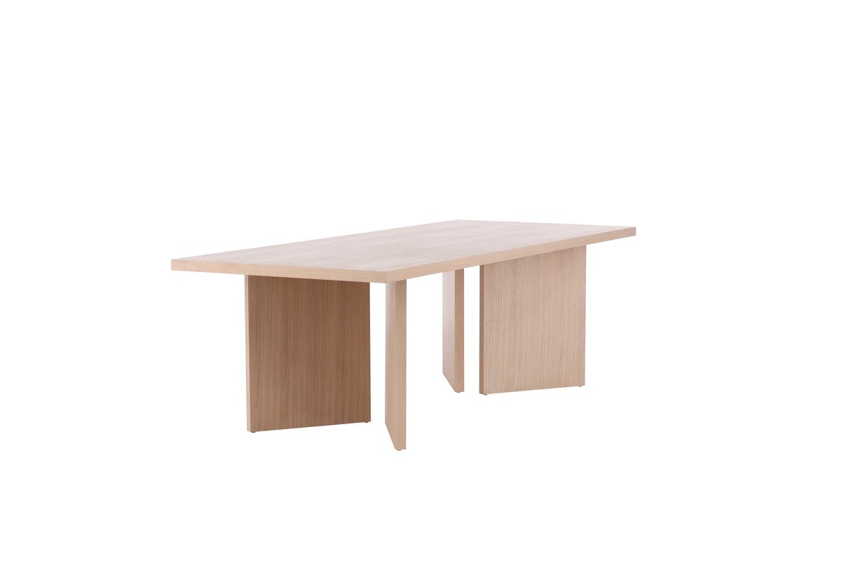 Dining table Tasman - offers plenty of space for shared meals