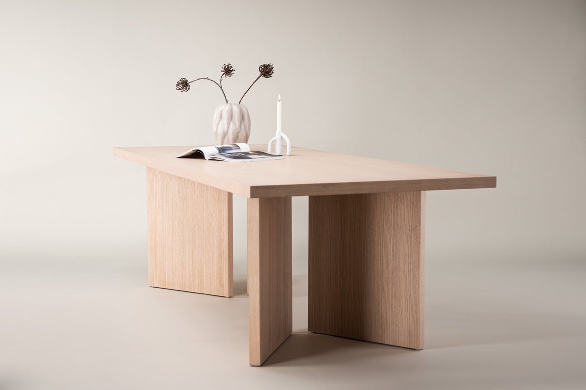 Dining table Tasman - offers plenty of space for shared meals