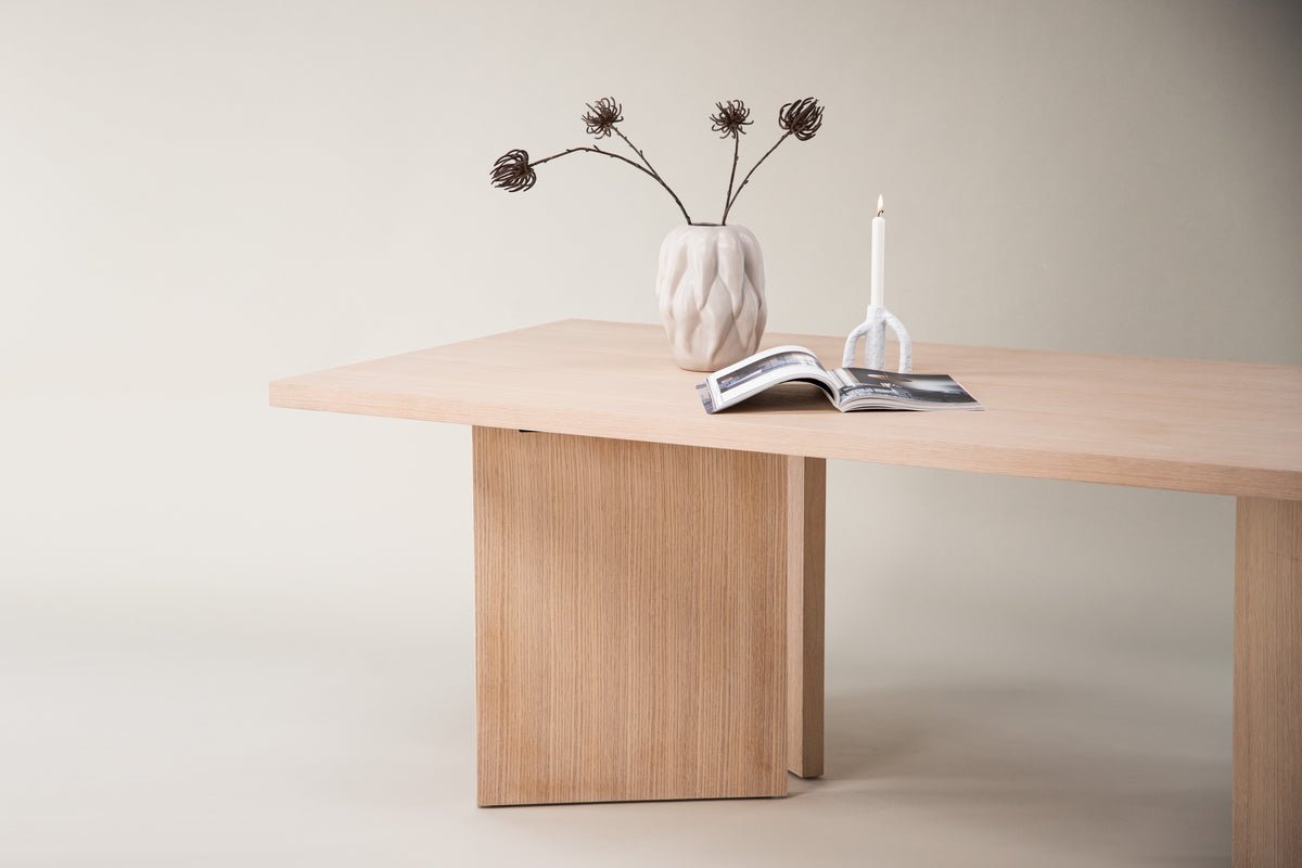 Dining table Tasman - offers plenty of space for shared meals