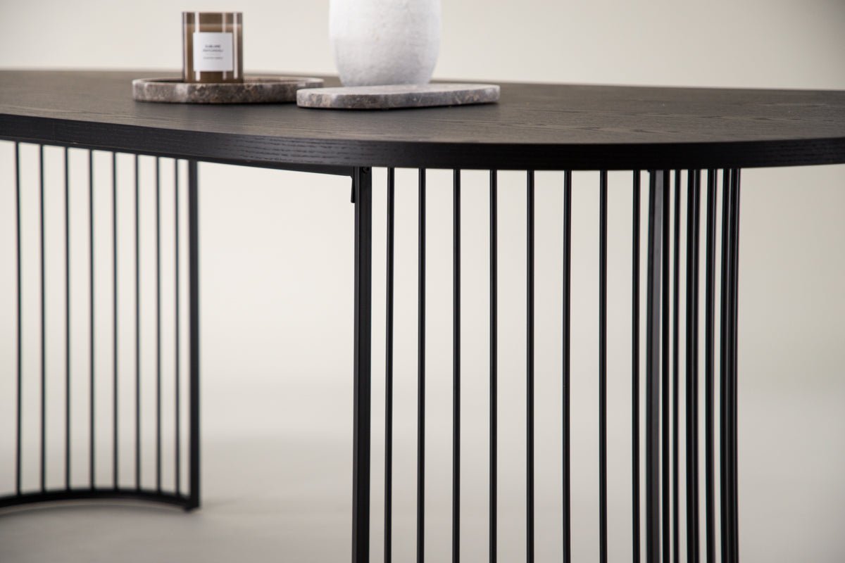 Esstisch Manolo - ovaler Esstisch mit Tischplatte in Schwarz und Walnuss