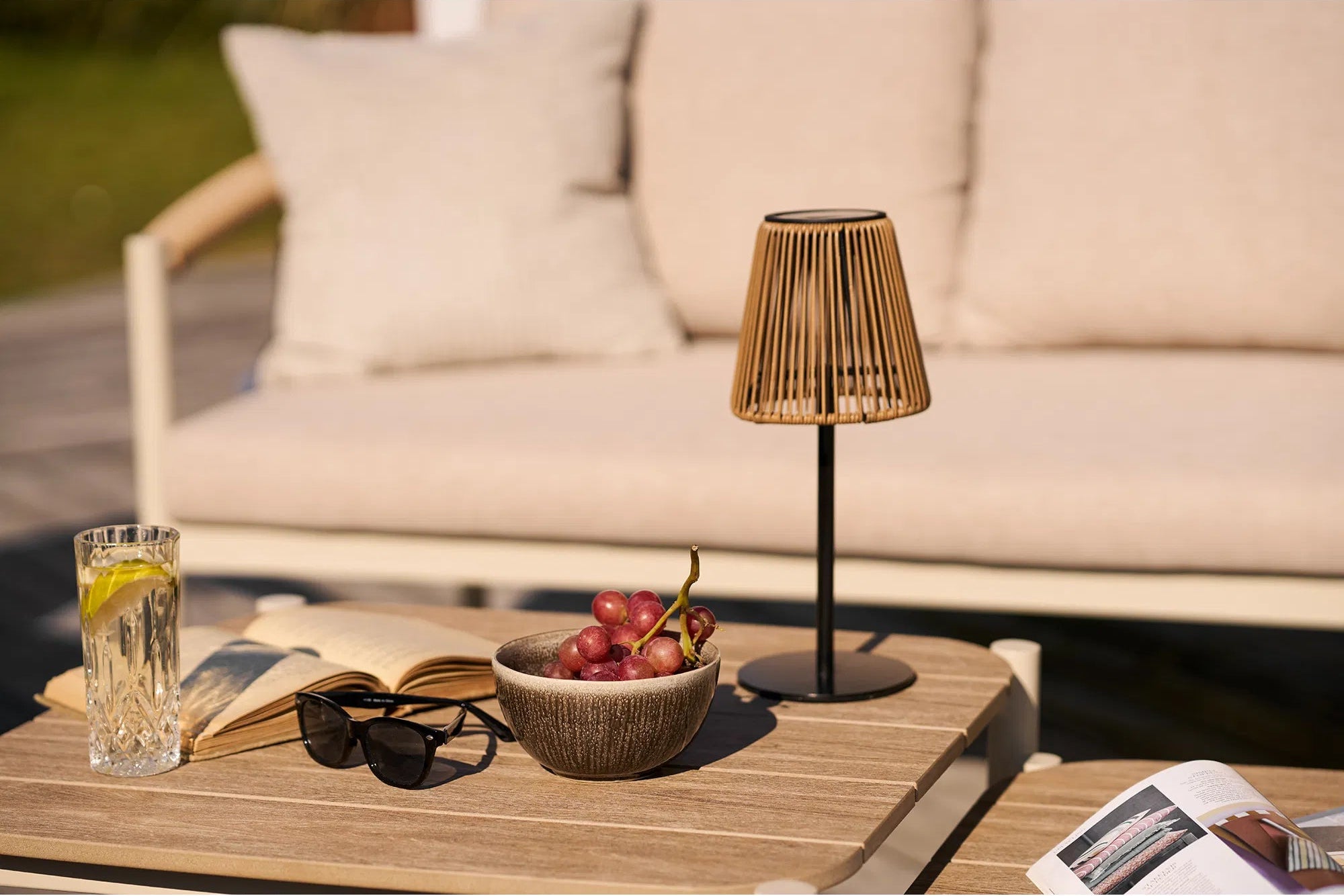 Schossel Nivella – aus Steingutt gemaach mat reaktiver Glasur