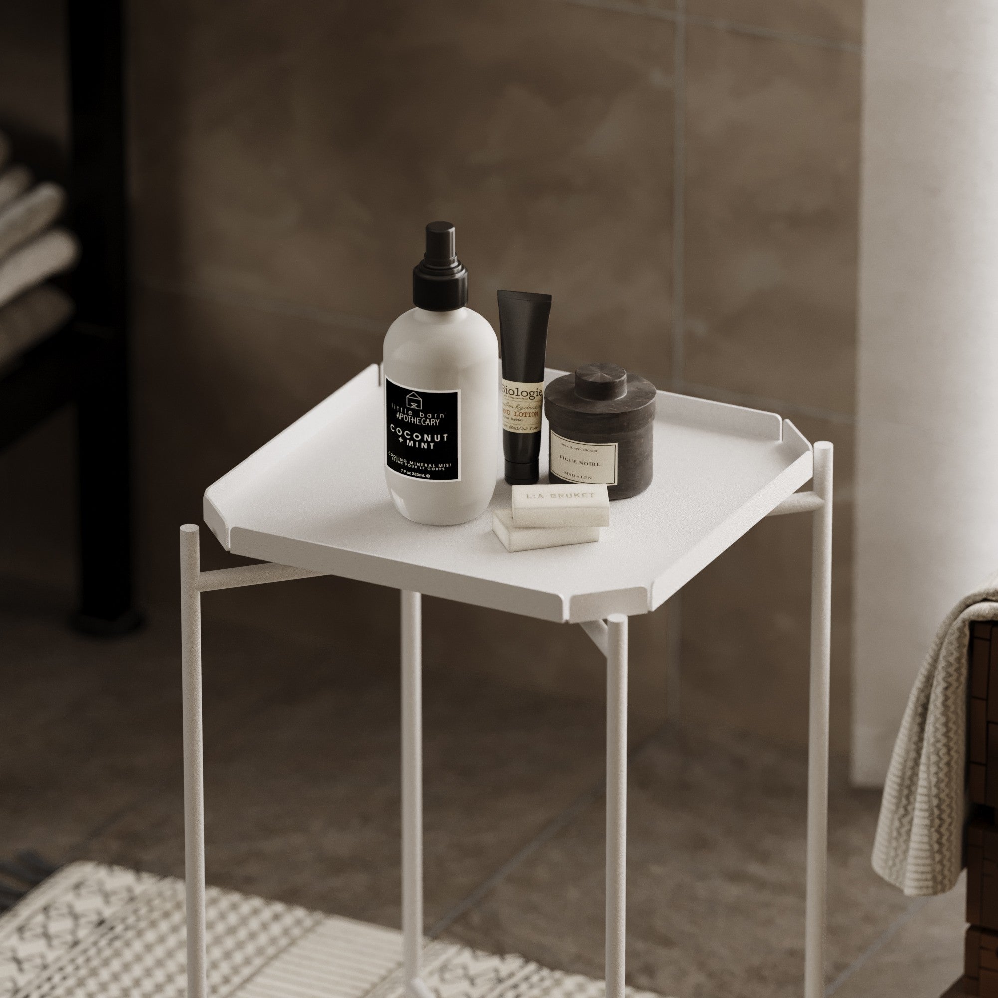 Table basse Arvello – Design métallique épuré disponible en 3 couleurs