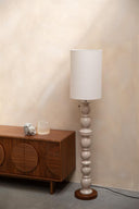 Stehlampe Ebbe – aus Keramik in Beige