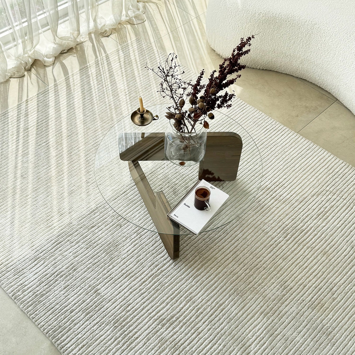 Table basse Palvero - avec plateau en verre rond et bois de pin