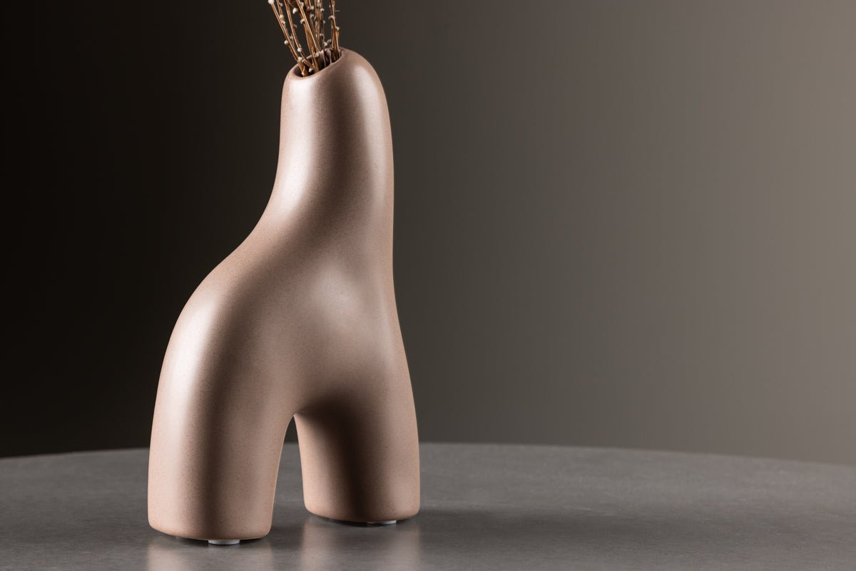 Vase Noara 16 cm – Skulpturalt Designobjekt aus Steingut