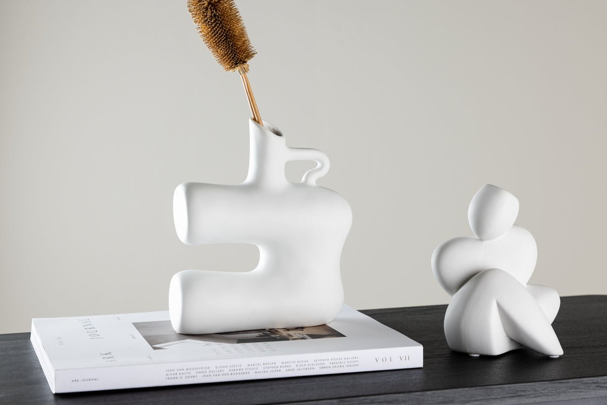 Vase Calvera 19 cm – Skulpturales Designobjekt an Wäiss oder Schwaarz