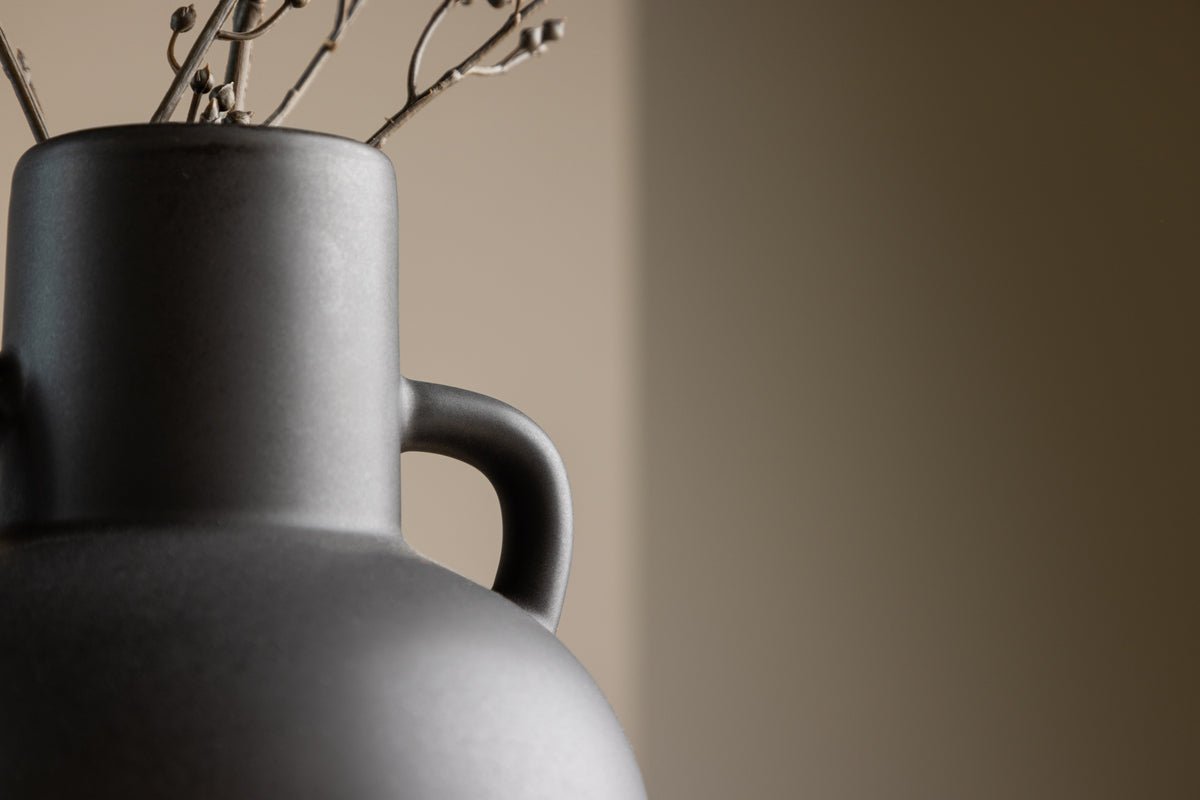 Vase „Lunaro“ – Wäiss oder Schwaarz, Steinzeug