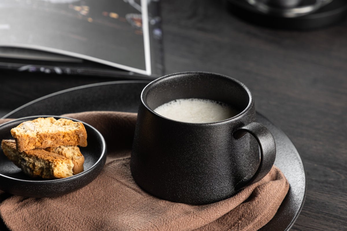 Tasses à café Black Swan - lot de 2 en porcelaine noire