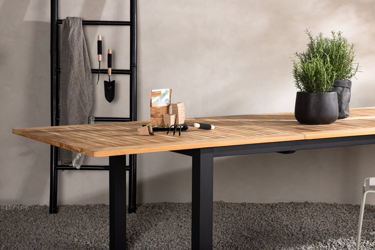 Gartentisch Lunea - en ausziehbareg Iessdësch fir dobaussen