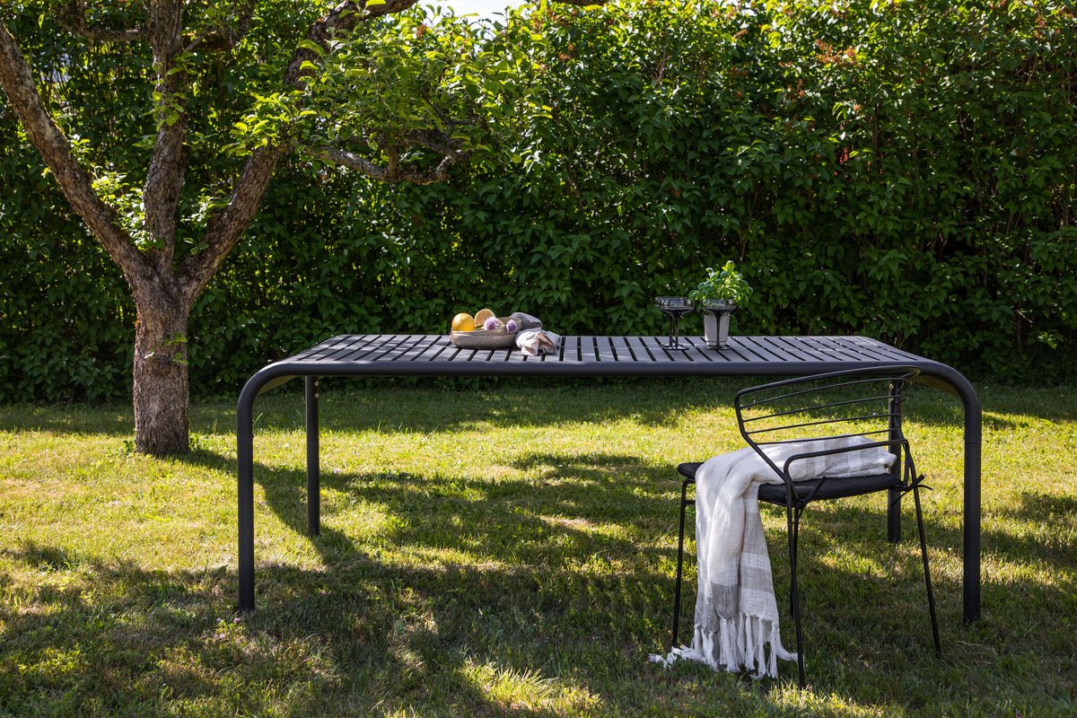 Garden table Melura - light, robust and weather-resistant