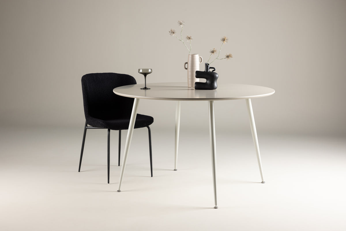 Dining table Murry - blends harmoniously into various interior styles