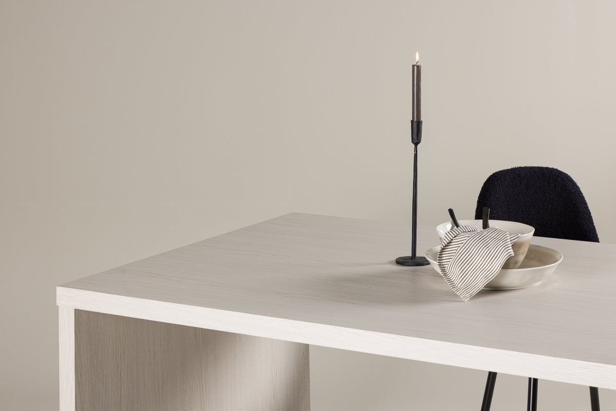 Dining table Soluna - in modern design with thoughtful functionality