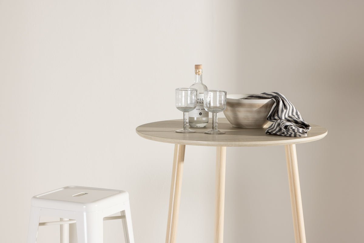 Dining table Solana - elegant and practical