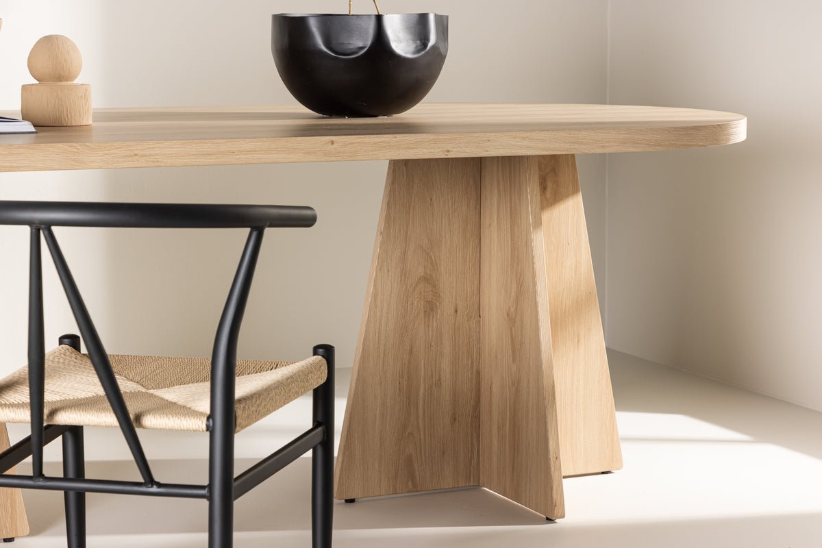 Table à manger Zayana - crée une atmosphère élégante et consciente du style