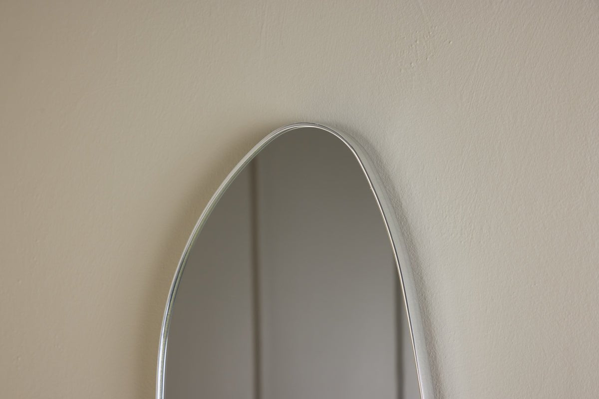Spiegel Hueva – with silver aluminum frame