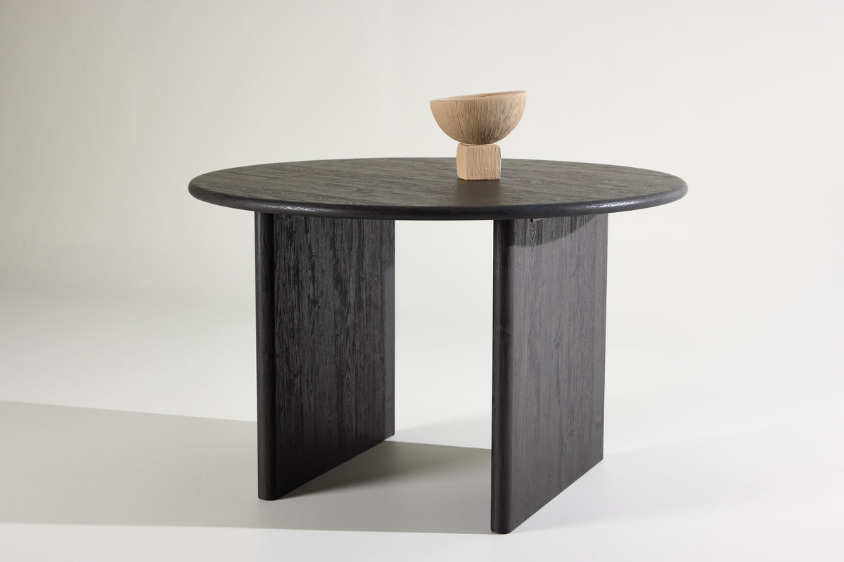 Table à manger Elara - au design intemporel avec fonctionnalité au quotidien
