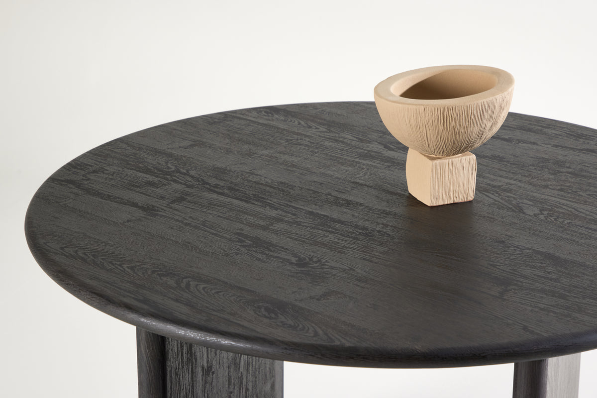 Table à manger Elara - au design intemporel avec fonctionnalité au quotidien