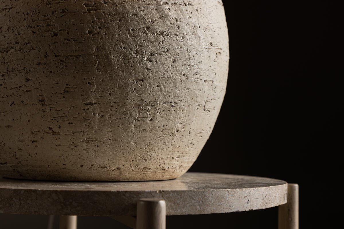 Dëschlampe „Alvesta“ – Rustikal Terrakotta-Basis mat wäissem Jute-Lampeschirm