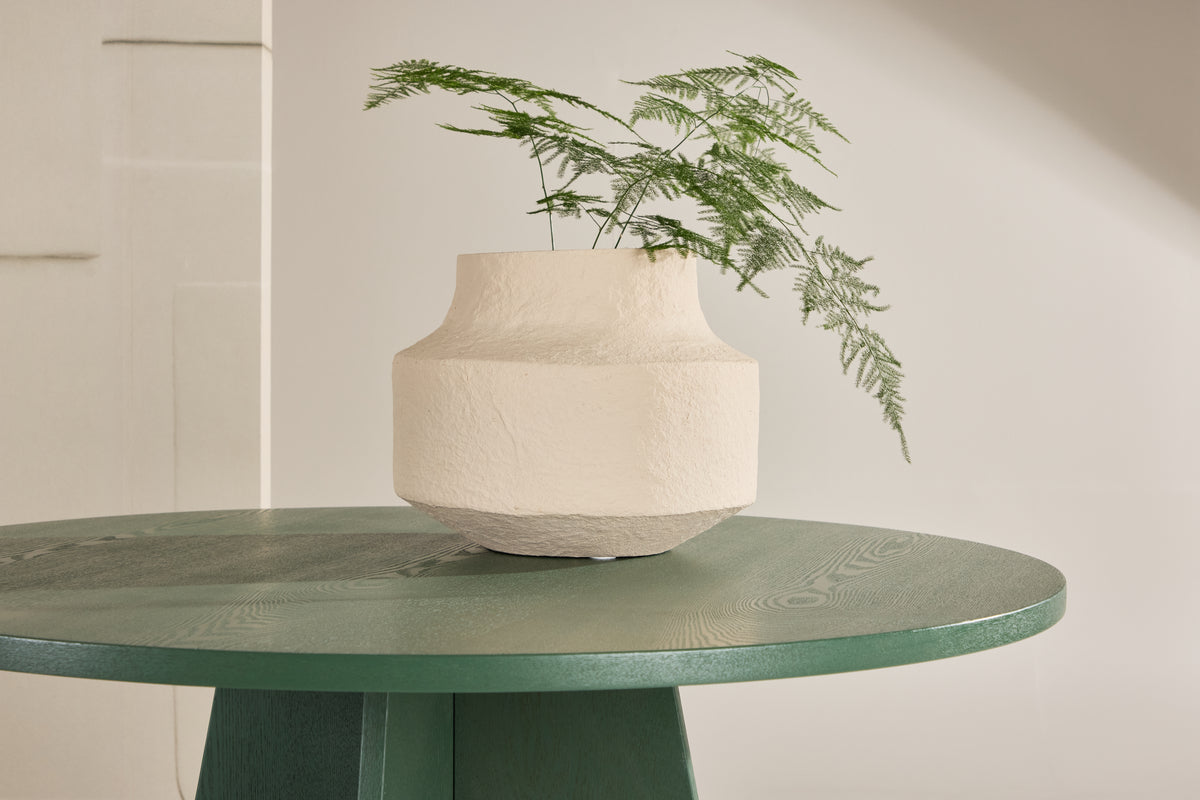 Dining Table Talia - a round table in modern design