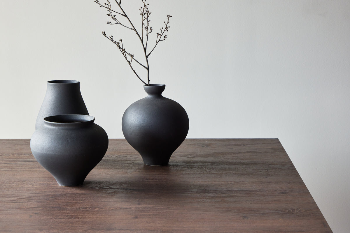 Dining table Noosa - a rectangular dining table in a soft mocha tone