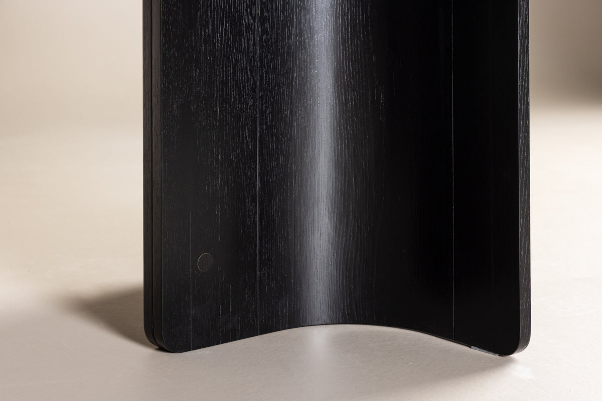 Dining Table Alura - in harmonious design with an elegant touch