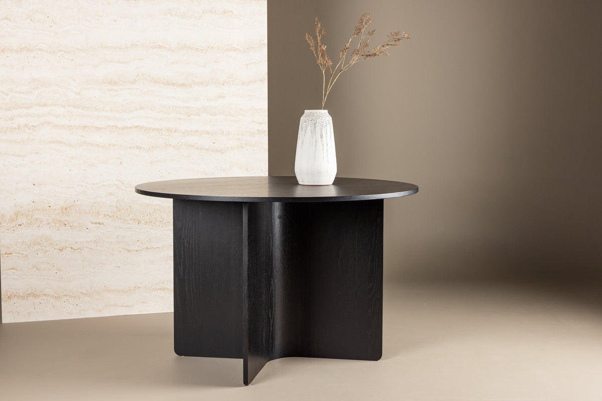 Dining Table Isola - in harmonious design with an elegant touch