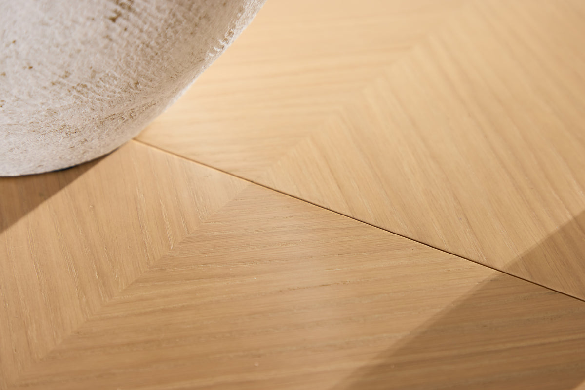 Dining Table Zephyr - the perfect balance between functionality and style