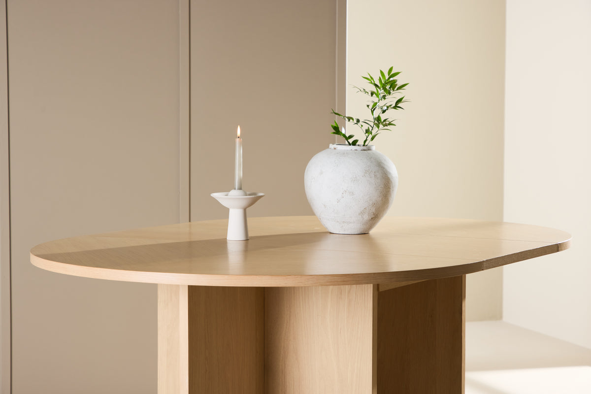 Dining Table Zephyr - the perfect balance between functionality and style