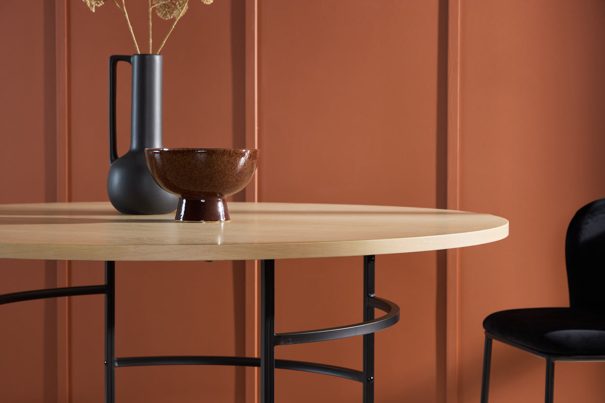 Dining Table Solara - in modern, Scandinavian-inspired design