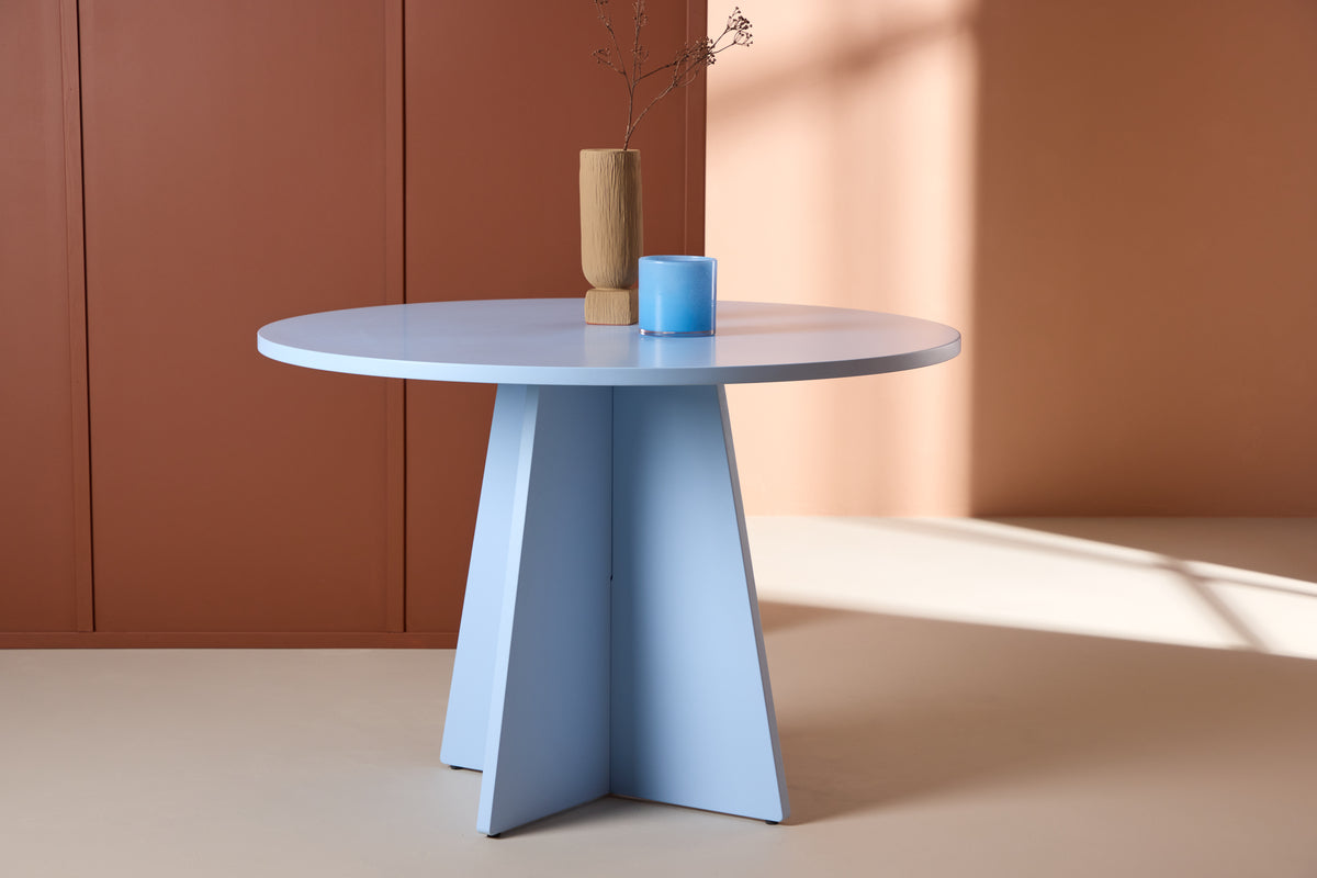 Dining table Orin - in modern design with a playful touch