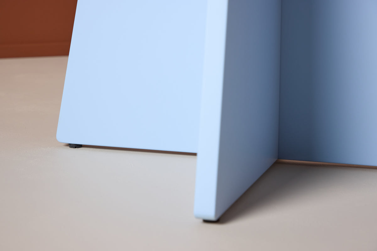 Dining table Orin - in modern design with a playful touch