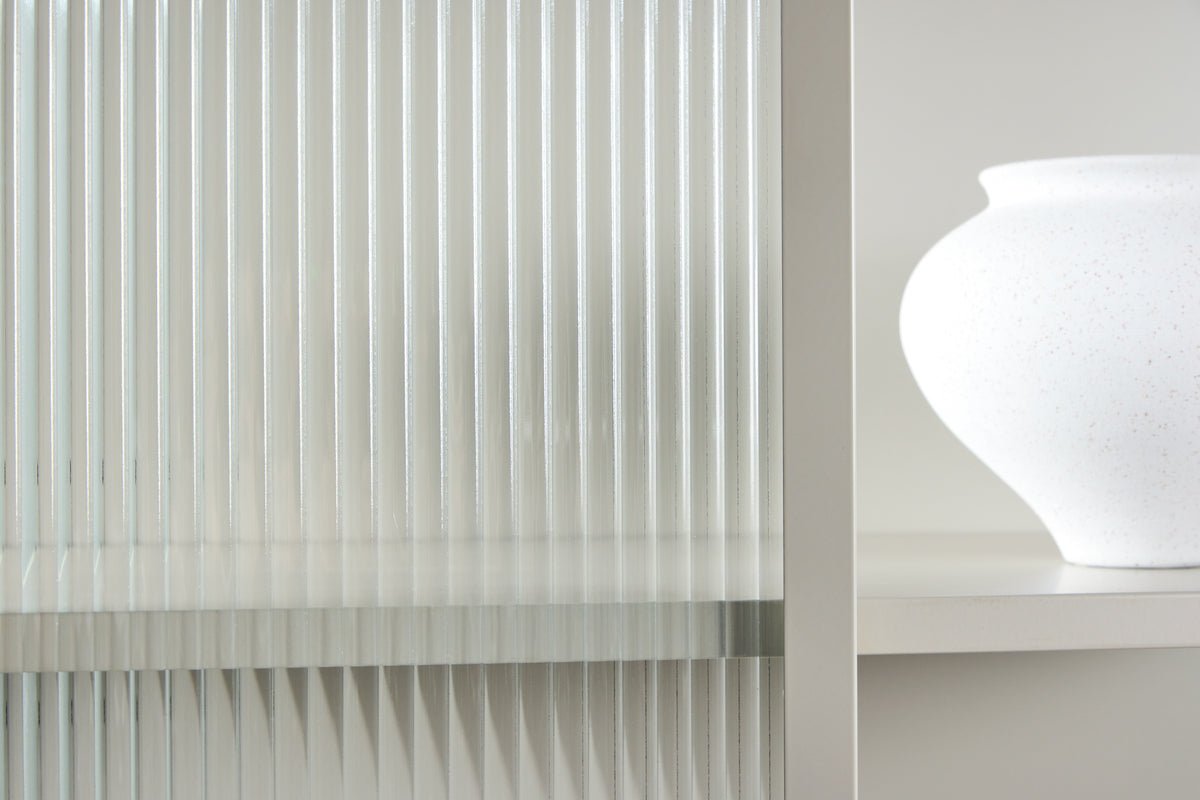 Commode/Vitrine Lenora – Beige, moderne et élégante avec accent rétro