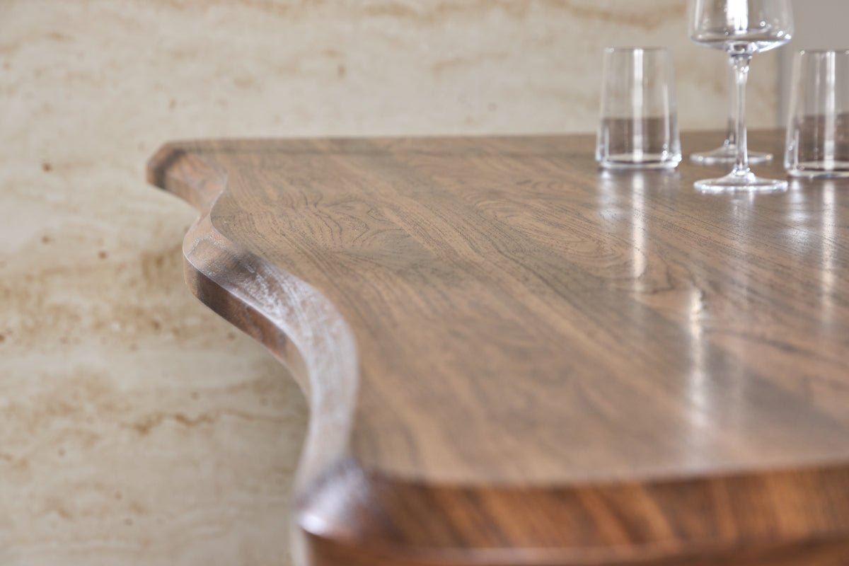 Esstisch Talani - vereint modernes Design mit einer warmen, eleganten Ausstrahlung