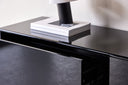 Designer TV-Lowboard Noirra – schwebendes Design an Schwaarz