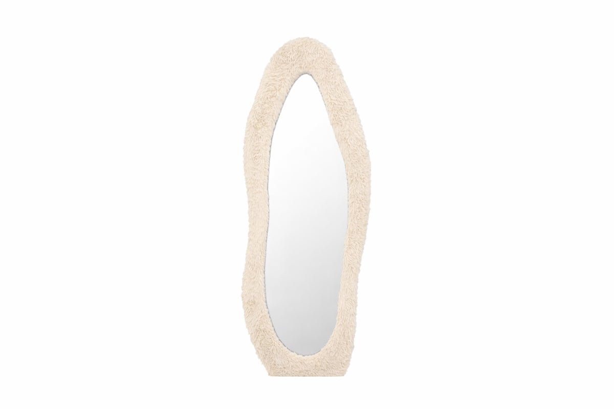 Miroir Hani - avec cadre en fausse fourrure beige et forme organique