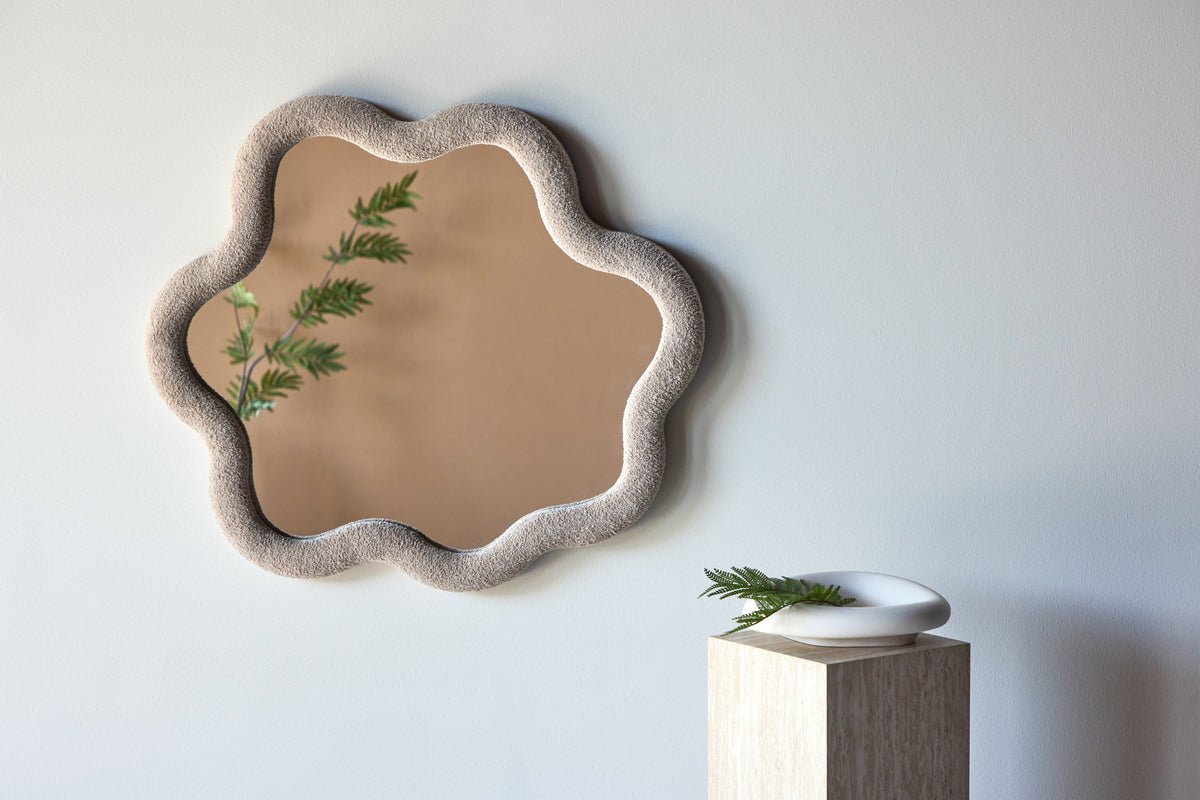 Mirror Fluffo – with Bouclé Frame