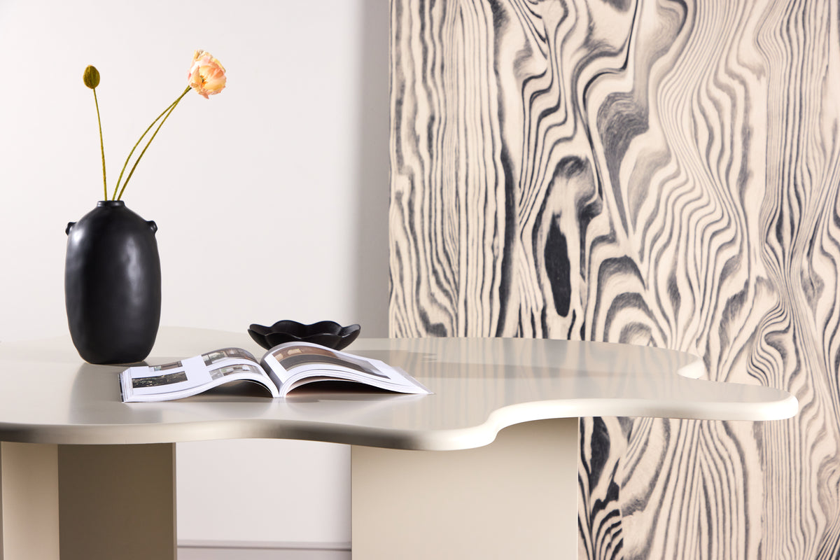 Dining table Lumière – with unique tabletop