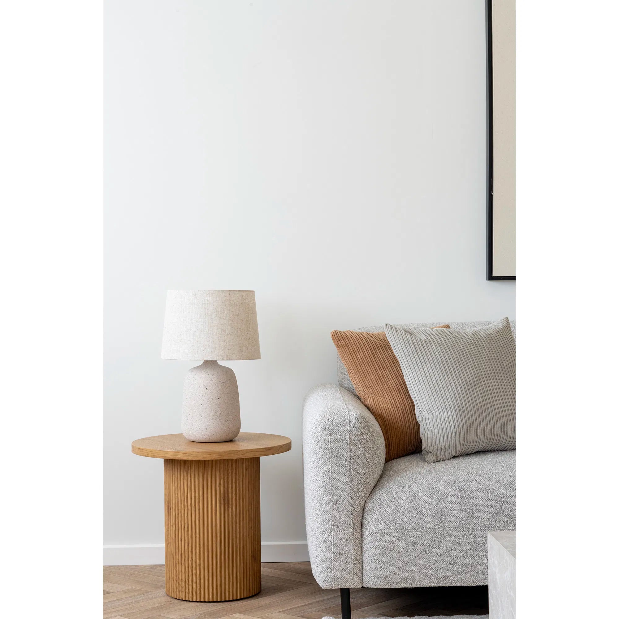 Dëschlampe „Carmelo“ – Sandstruktur am modernen Look