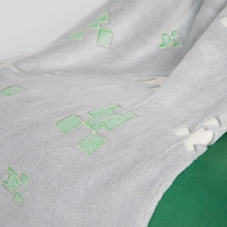 Minecraft cuddle blanket "Glow" – with glow-in-the-dark effect & soft fleece