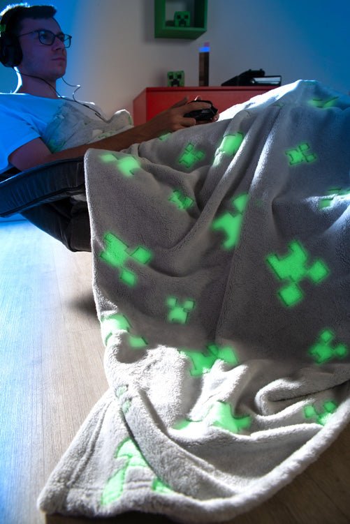 Minecraft cuddle blanket "Glow" – with glow-in-the-dark effect & soft fleece