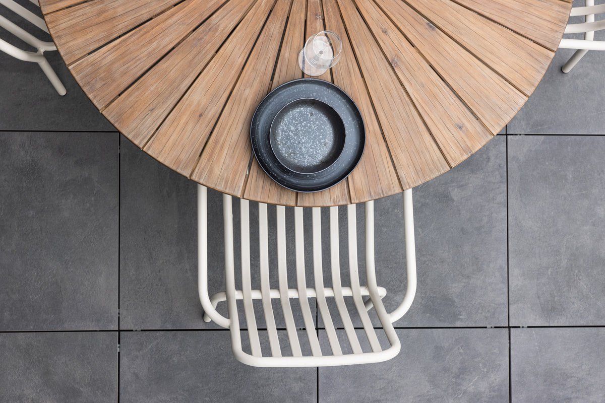 Garden Dining Table Rose - Ø 140cm made of brown Acacia wood