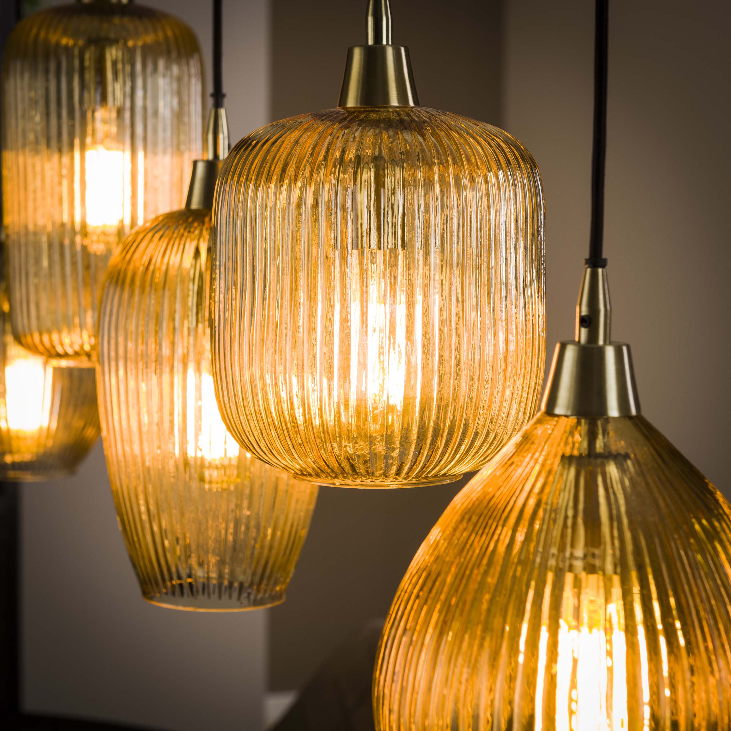 Pendant lamp "Aureo" – with handcrafted amber-colored lampshades