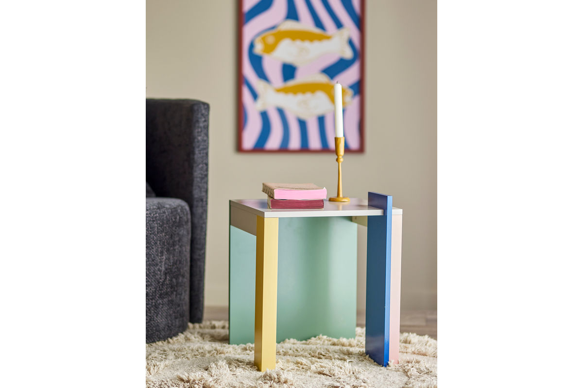 Beistelltisch Rudi – Zartt Faarfwierk a Rosa, Giel a Grom